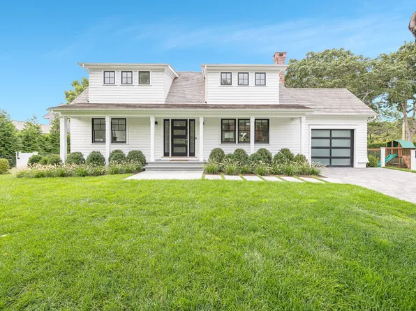 3 Koral Dr, Southampton, NY 11968