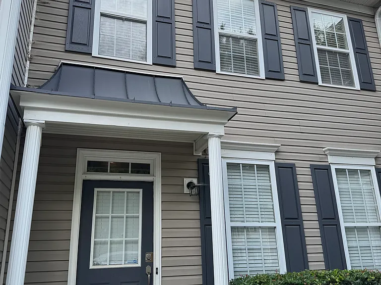 185 Galecrest Dr — Photo 2