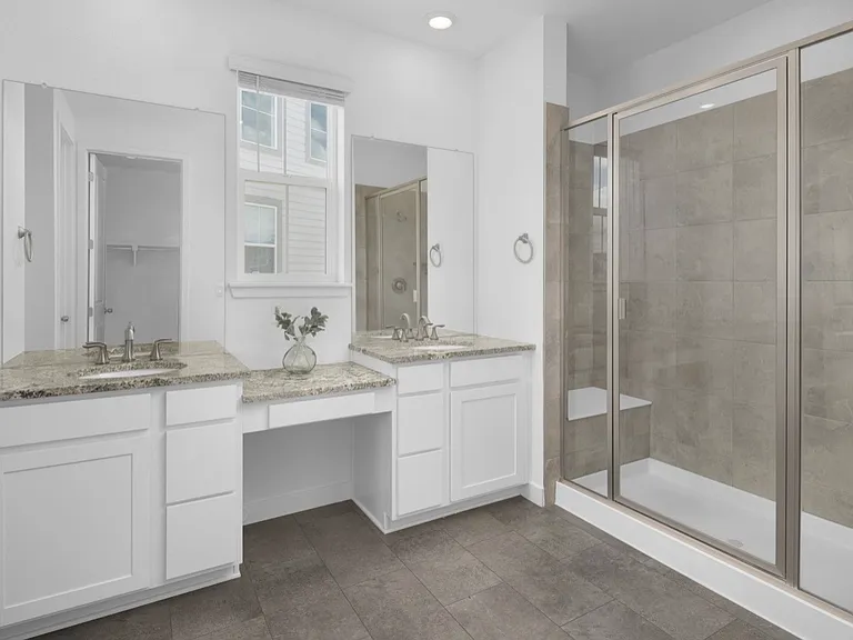 MASTER BEDROOM BATHROOM