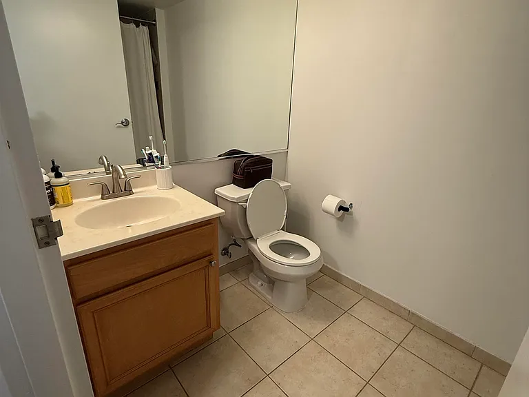 700 1st St #2R — Photo 6
