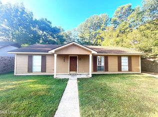 765 Clearmont Dr, Pearl, MS 39208