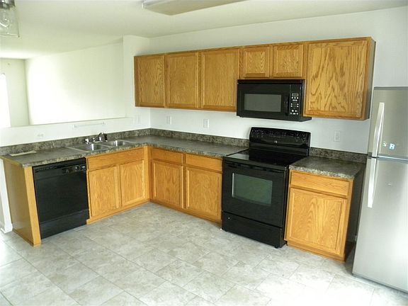 4th image of 131 Sedgewick Dr