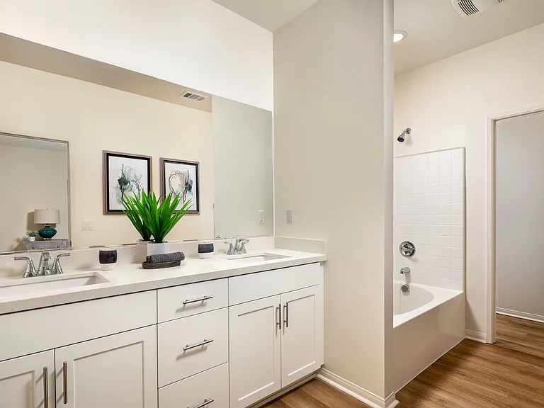 Calista Luxury Townhomes — Photo 11