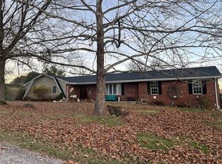 458 Cross Rd, Belpre, OH 45714