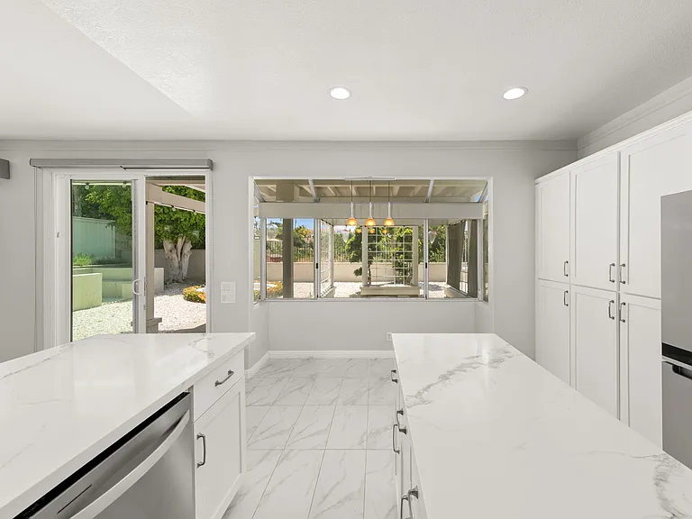 1068 Pacific Hill St — Photo 27