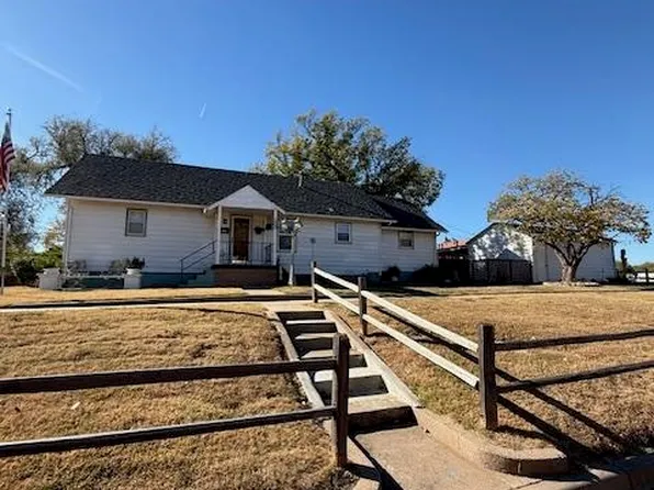 1003 Santa Fe St, Larned, KS 67550