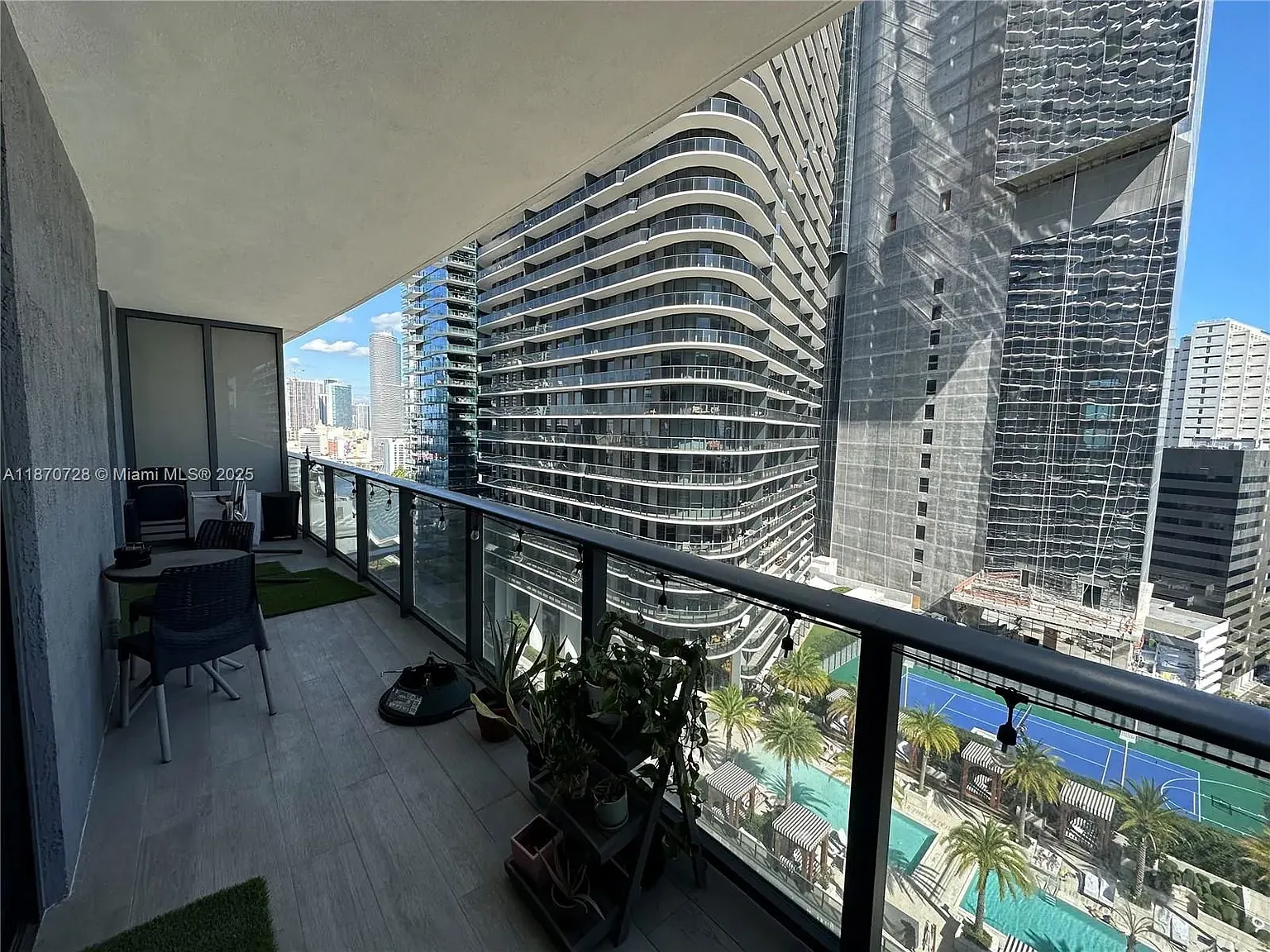 1 bed, 792 sqft, $3,700 — Photo 2