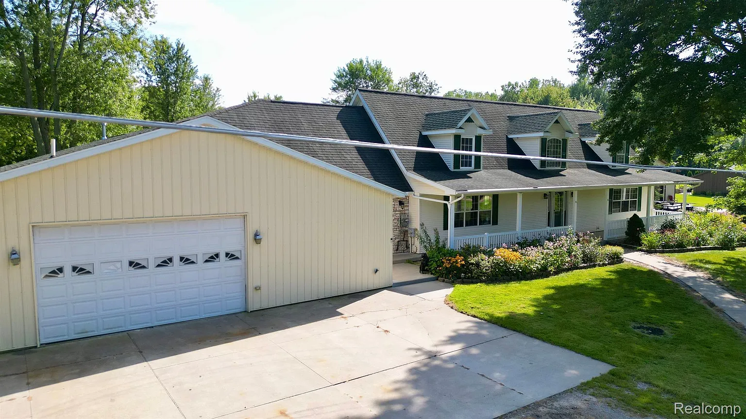 11230 Birch Run Rd photo 1