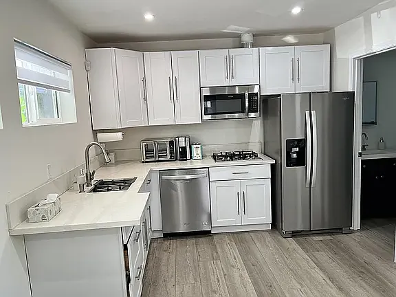 1 bed, 500 sqft, $2,100 — Photo 4