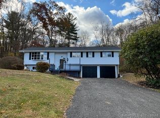 18 Colonial Dr, Columbia, CT 06237