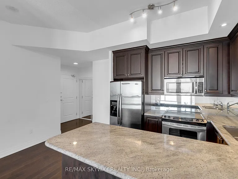628 Fleet St #LPH03 — Photo 15