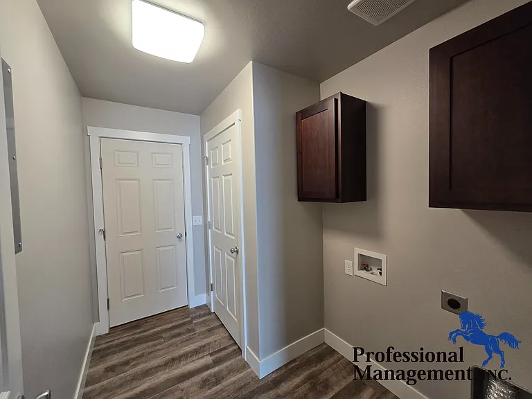 2314 Acacia Cir — Photo 9