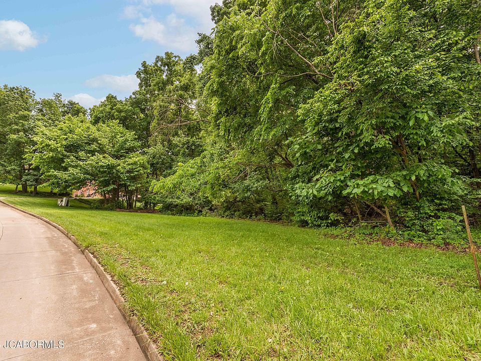 2nd image of 2518 Jennifer Dr