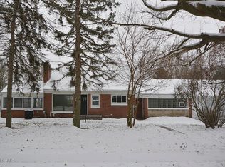 4757 W Hickory Rd, Hickory Corners, MI 49060