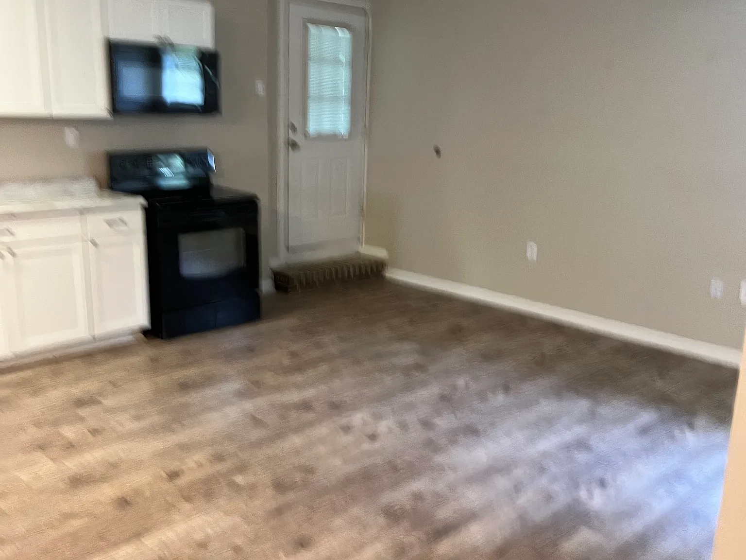 1 bed, 600 sqft, $975 — Photo 2