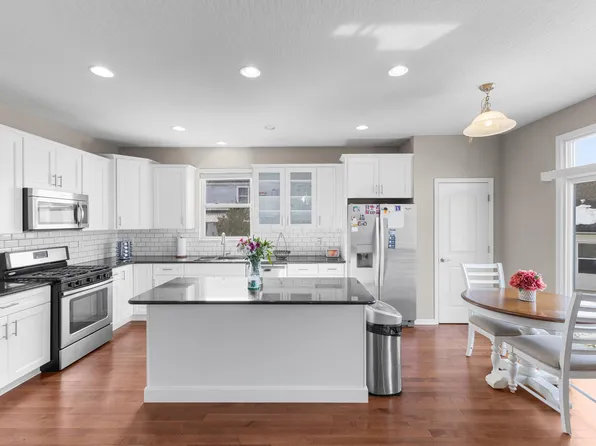 223 Antrim St, Pickerington, OH 43147