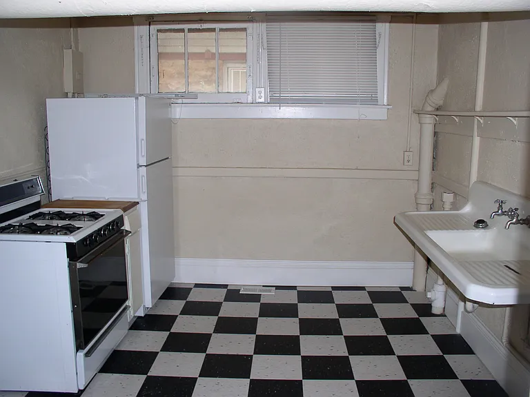 2 Boulder Crescent St #10 — Photo 9