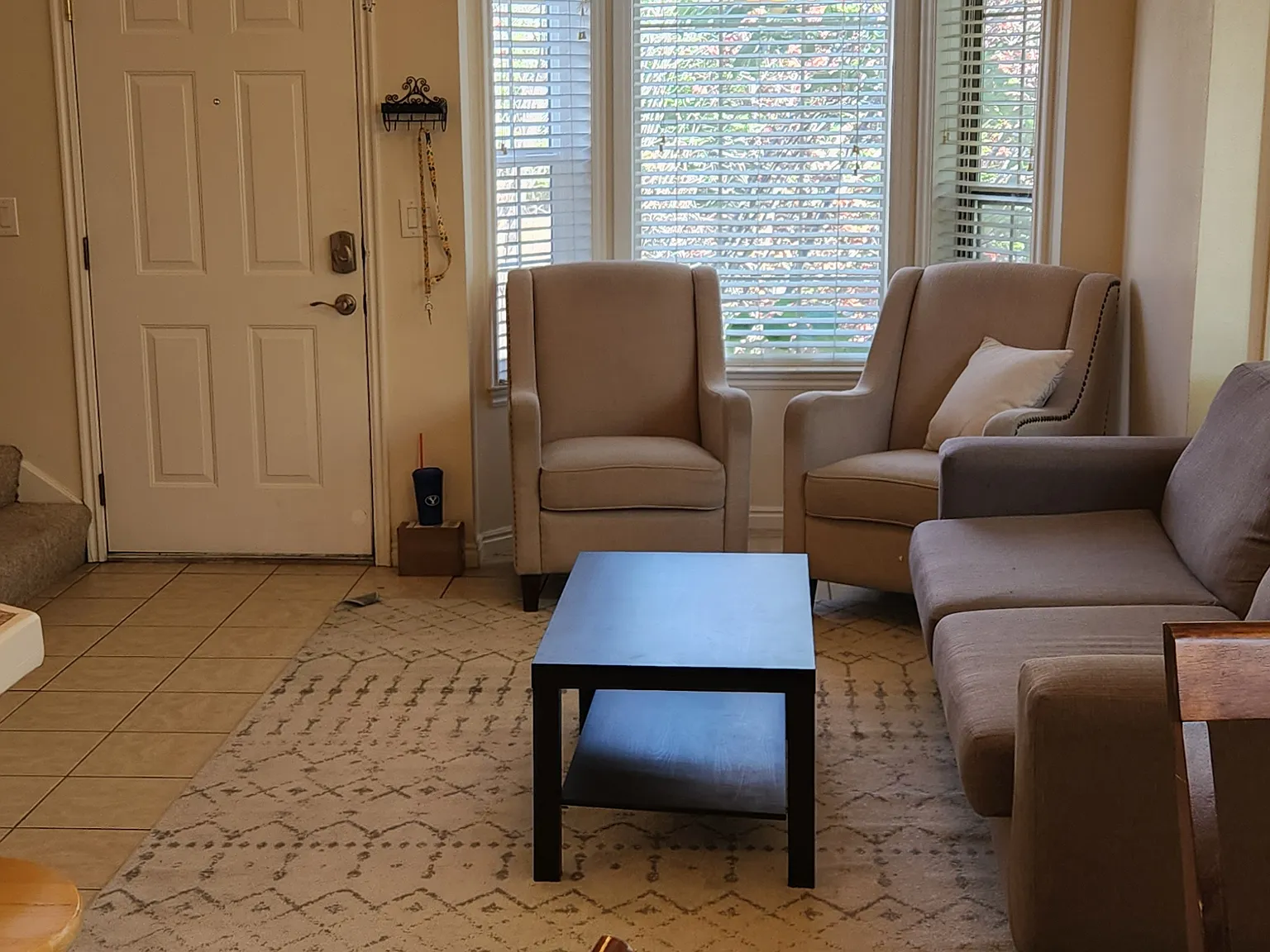 3 bed, 1083 sqft, $605 — Photo 2