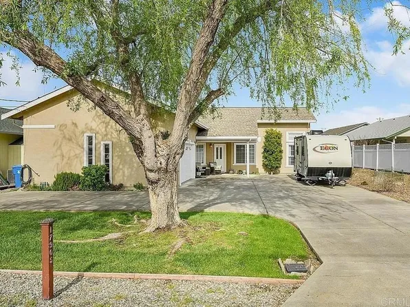 17905 Bunker Rd, Hidden Valley Lake, CA 95467