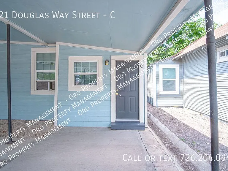 121 Douglas Way St #C — Photo 3