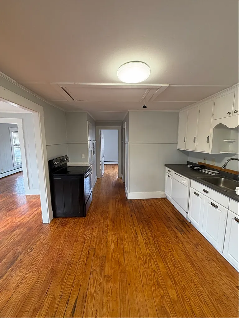 Building Photo - 91 Sullivan St #3