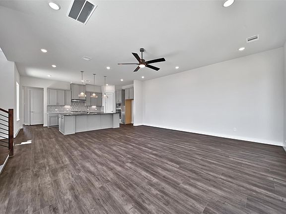 4th image of 4408 Anthony Court Ln
