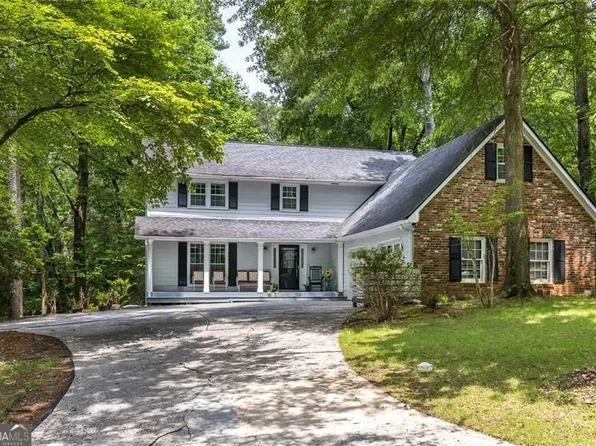 645 Branch Valley Ct, Roswell, GA 30076