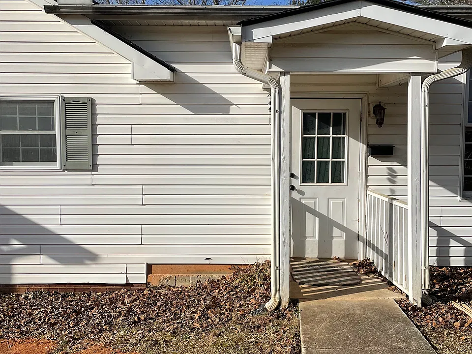 1360 Smith Loop #B