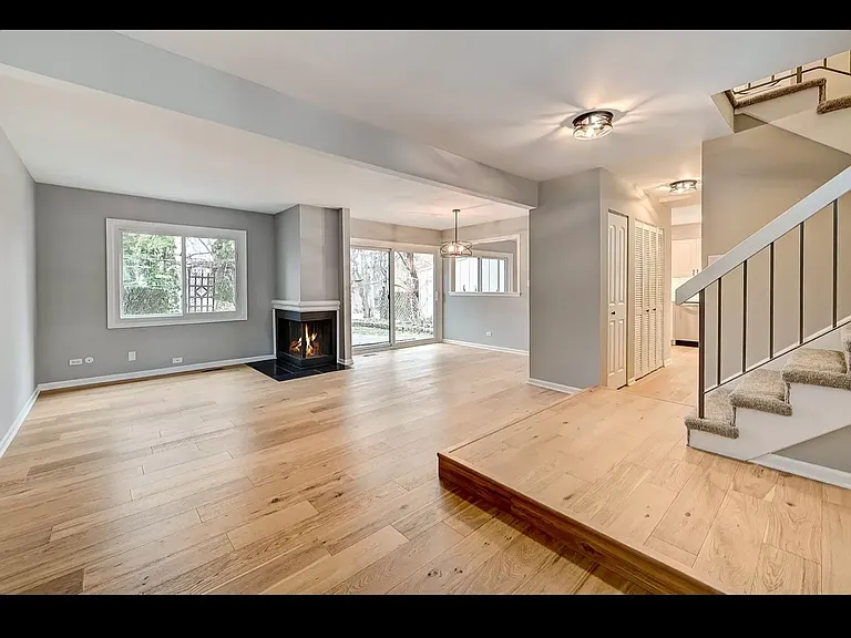 25 Briarwood Ln — Photo 3