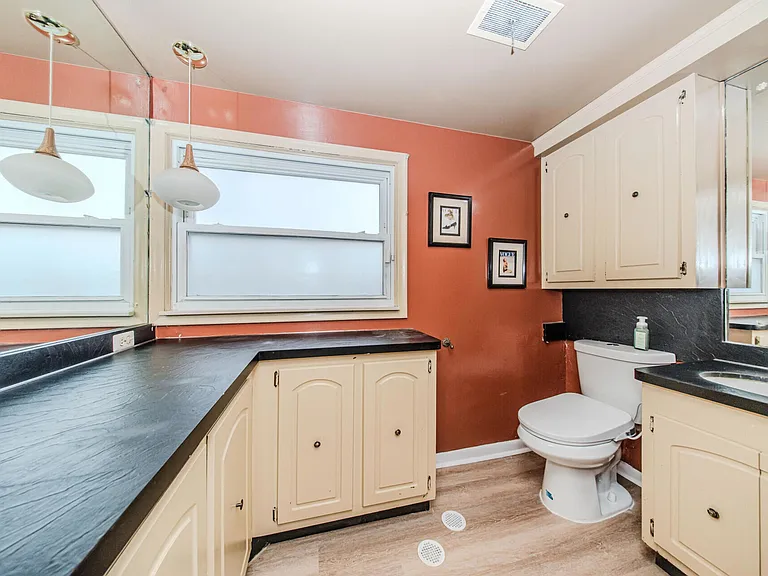 539 S Sheldon Rd — Photo 23