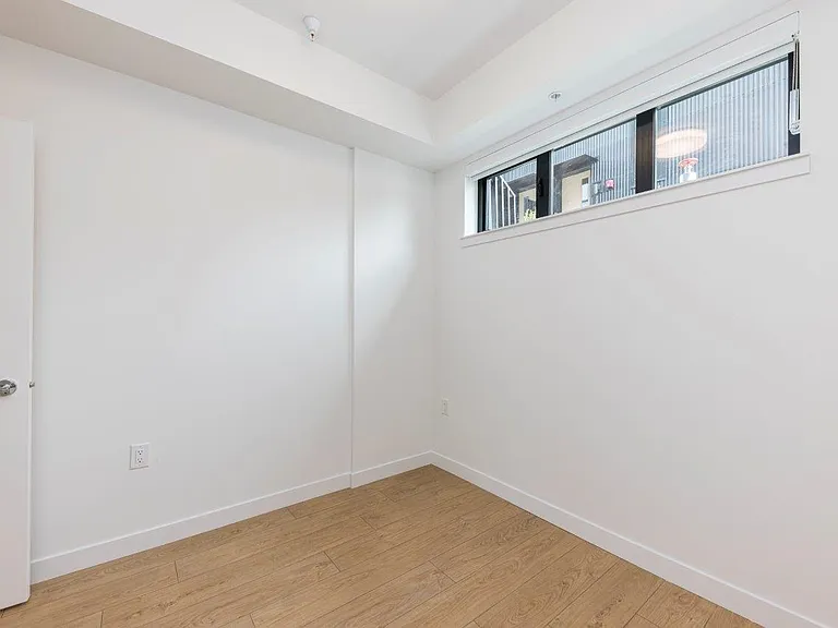 2868 Nanaimo St #1 — Photo 21
