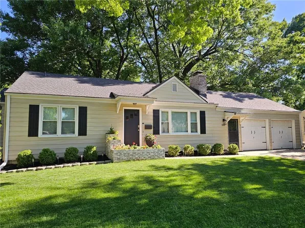 7401 W 65th St, Overland Park, KS 66202