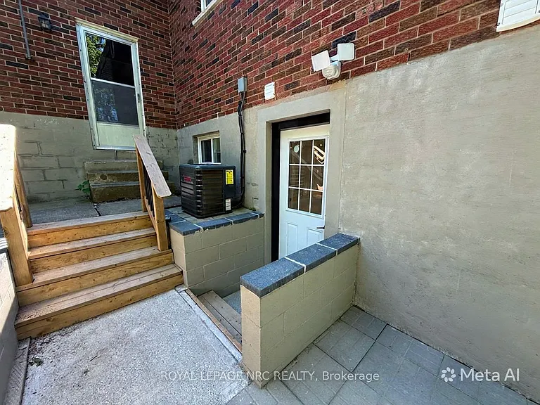 10 Dundas Cres — Photo 15