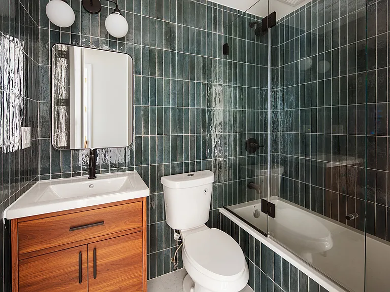 1110 Putnam Ave #1 — Photo 5