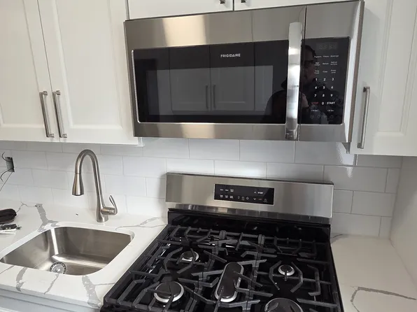 165 Vroom Street image 8 of 14