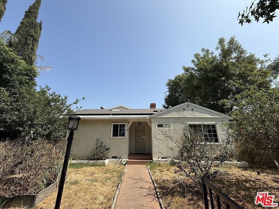 1st image of 15451 Saticoy St