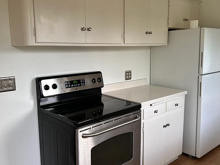 118 W 30th Ave — Photo 18