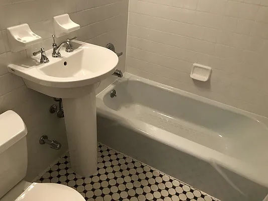 Rented by Metropolis Real Estate of Manhattan | media 38