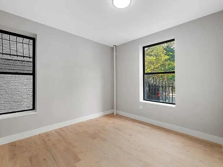 100 W 139th St #15 — Photo 3