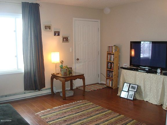 4th image of 424 22nd St E
