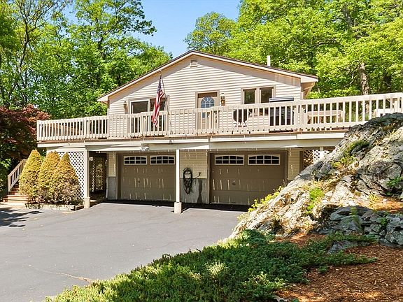 2nd image of 12 Wildwood Rd