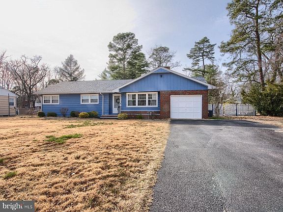 3rd image of 10 Homestead Dr