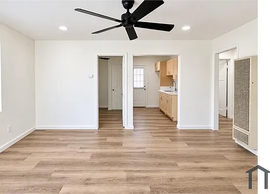 2 bed, 980 sqft, $1,600 — Photo 2