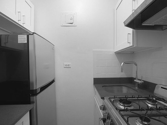 4th image of 253 W 72nd St APT 808
