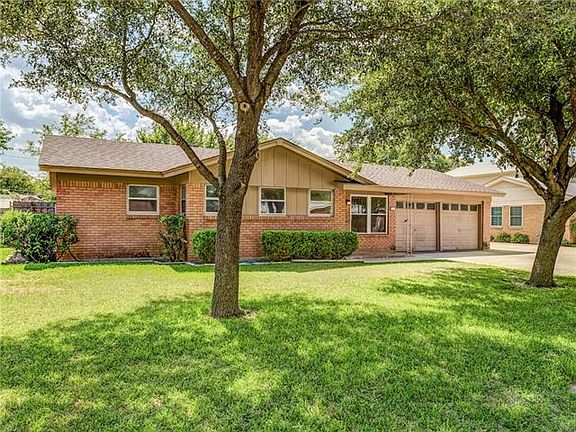 3rd image of 4717 Fawn Dr