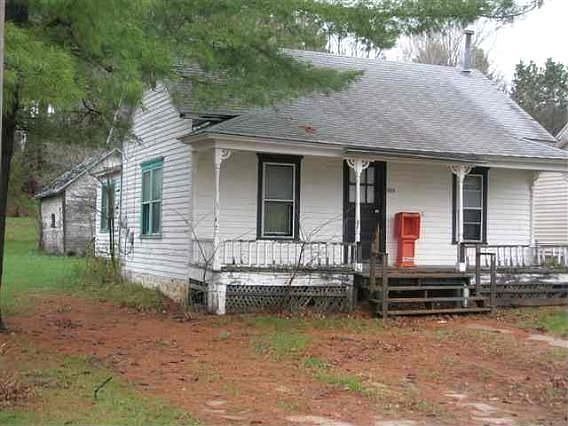 2nd image of 139 N 2nd St