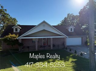 467 Crestview Dr, Ridgedale, MO 65739