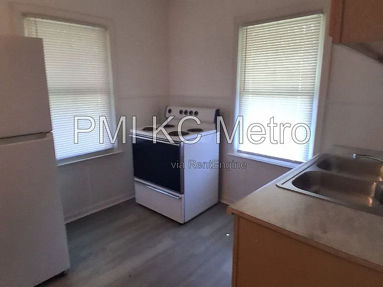 26 S Central St #9 — Photo 14