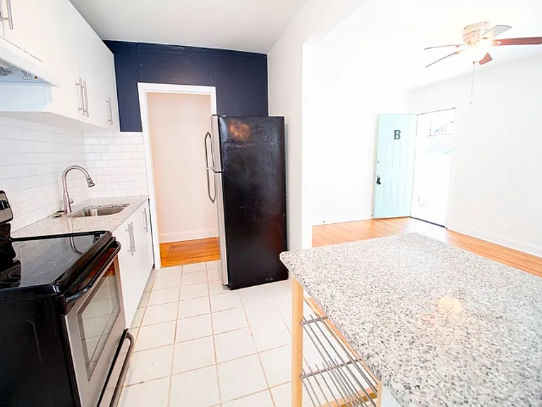 2101 Ward St — Photo 4