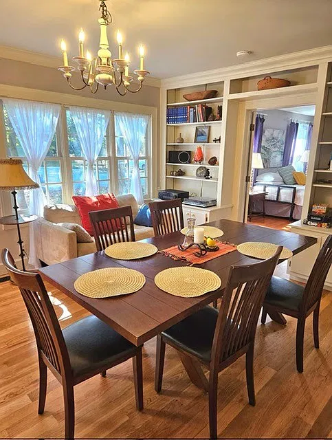 4 bed, 2.5 bath, 2040 sqft, $4,800 — Photo 3